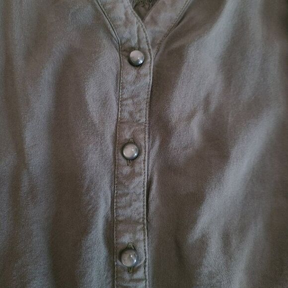 Rebecca Malone Green Blouse S – Rayon V-Neck, Button Tab Sleeves, Lightweight - Picture 3 of 7